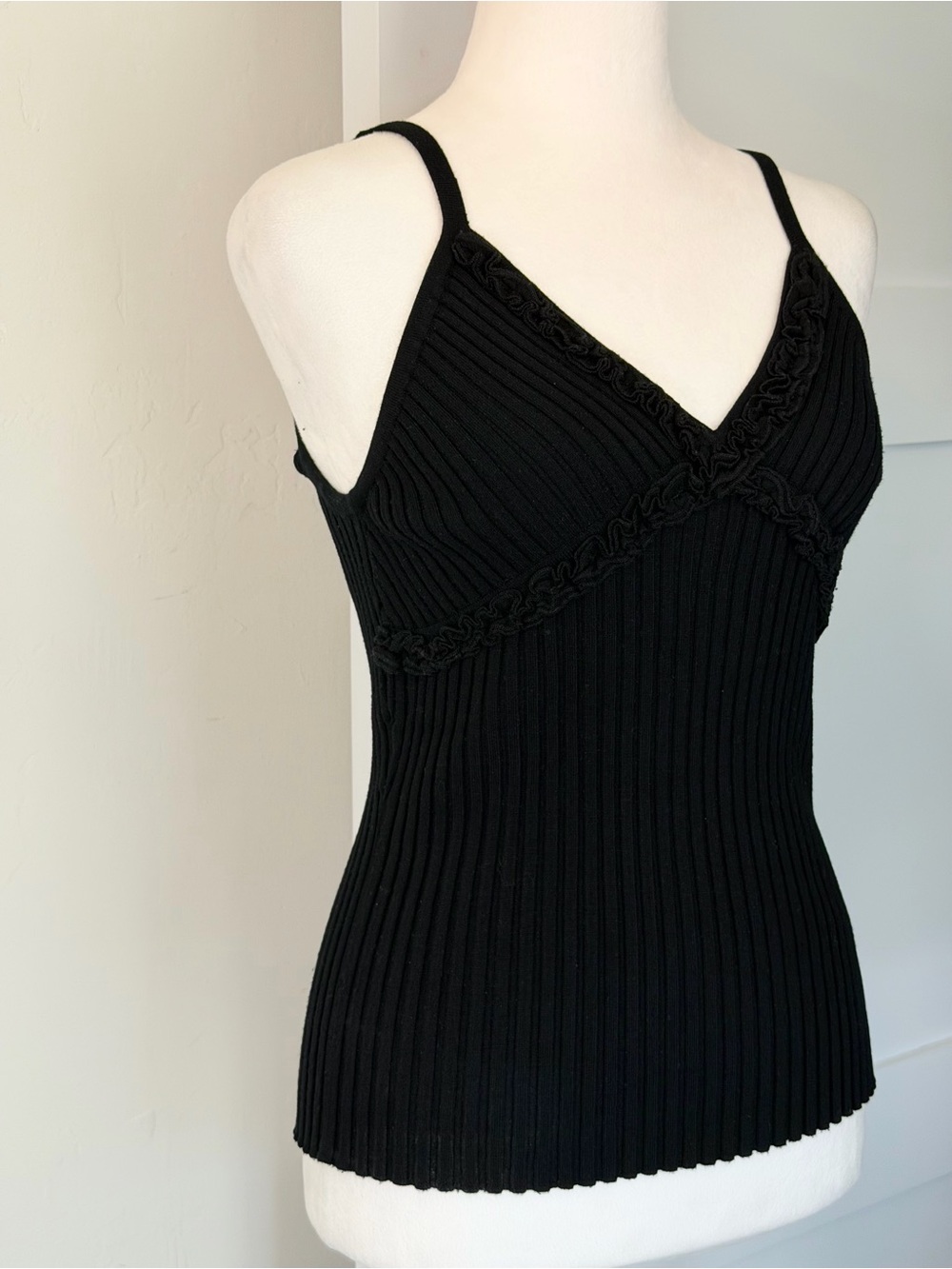 Y2K Black Ribbed Knit Tank with Ruffle Trim Whimsigoth Minimalist EUC - Picture 6 of 9